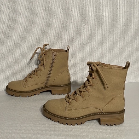 Universal thread, laced up, canvas booties, Size 8 - Picture 5 of 12